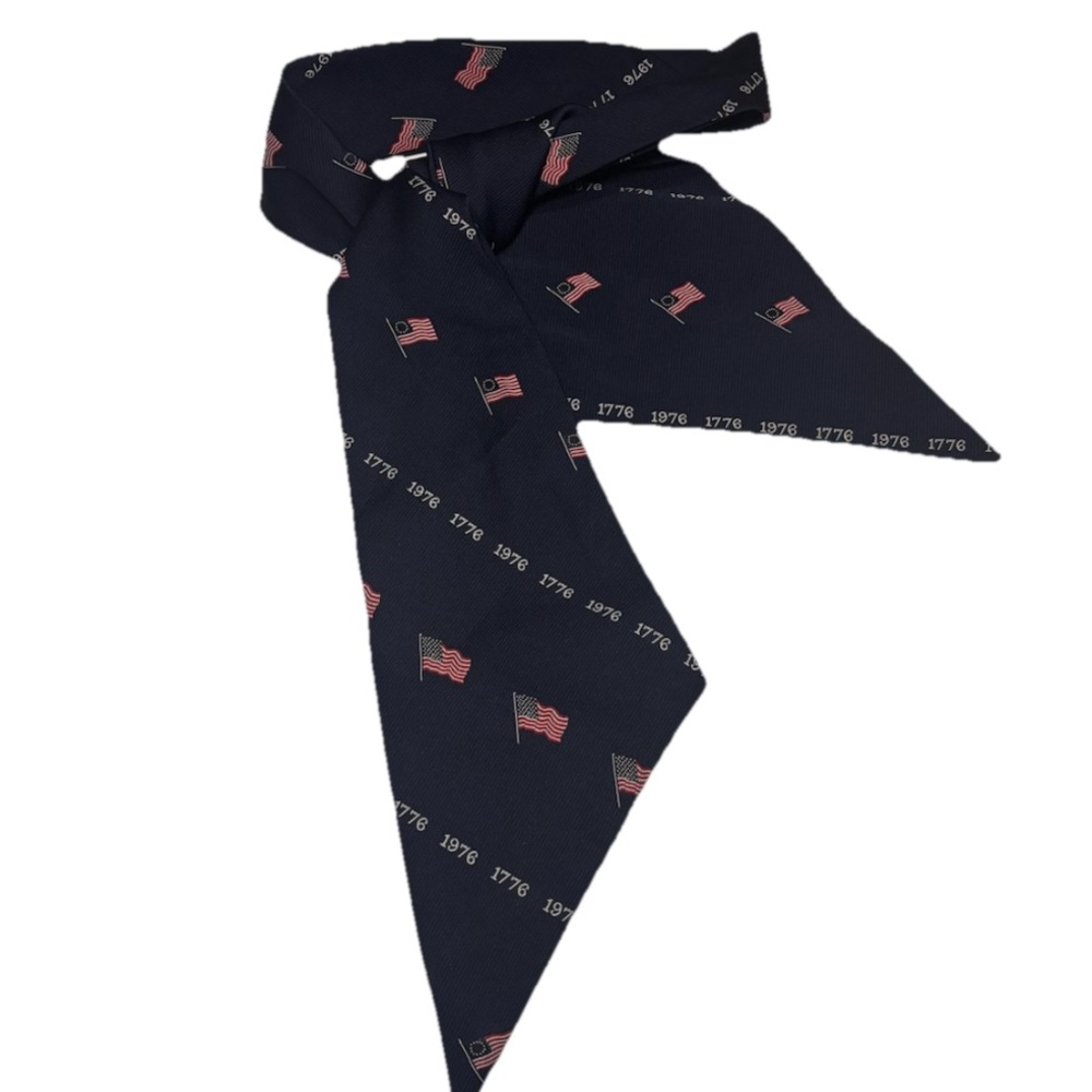 Vintage Arden Cravats 1976 1776
Flag USA Bicentennial Men's Bow Tie